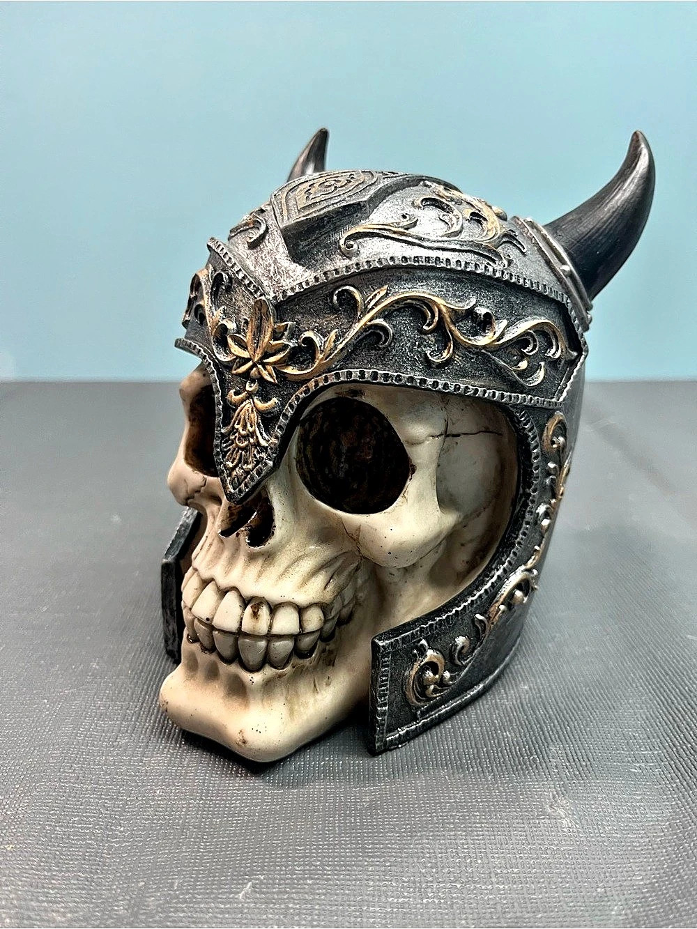 Viking Chieftain Warlord Odin Skull Figurine With Bull Horned Helmet Skeleton